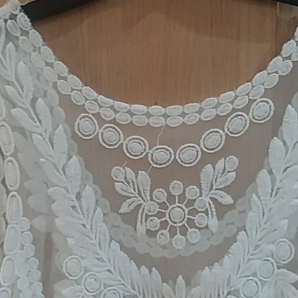 🥰Sheer sleeveless lace tank - Picture 7 of 8